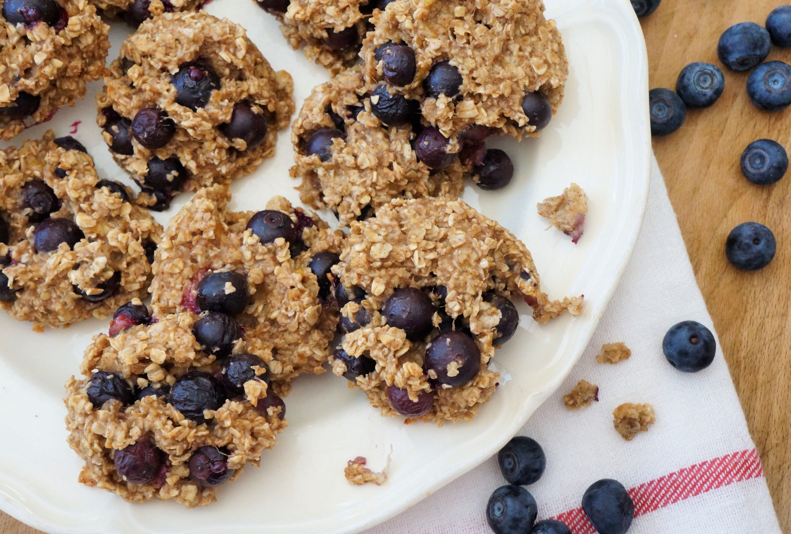 13. Stay Healthy This Christmas: Smart Snacking Tips - 21270wm