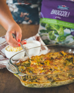 Cheesy garlic bacon broccoli with Emborg frozen broccoli